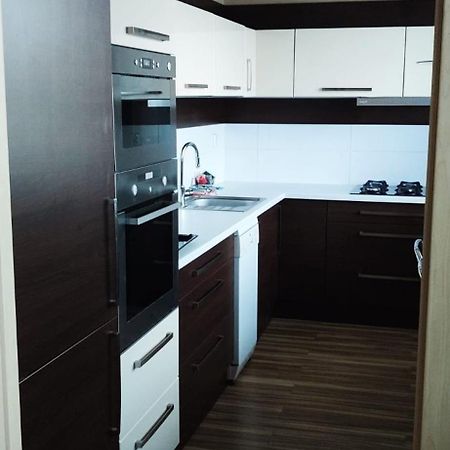 Apartman Hodonin 7 7 7 2 3 4 1 9 4 Exteriör bild