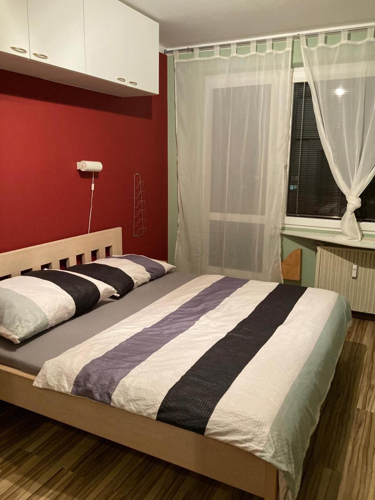 Apartman Hodonin 7 7 7 2 3 4 1 9 4 Exteriör bild